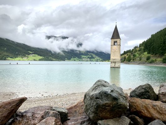義大利 旅行筆記 豎立在湖中的教堂鐘塔 Resia湖 