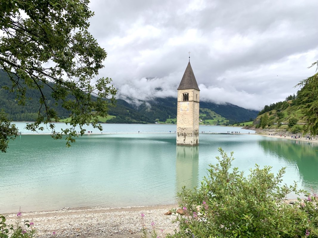義大利 旅行筆記 豎立在湖中的教堂鐘塔 Resia湖